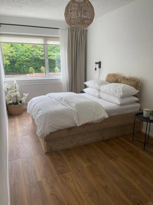 Stylish Apartment With Stunning Views Chislet Екстер'єр фото